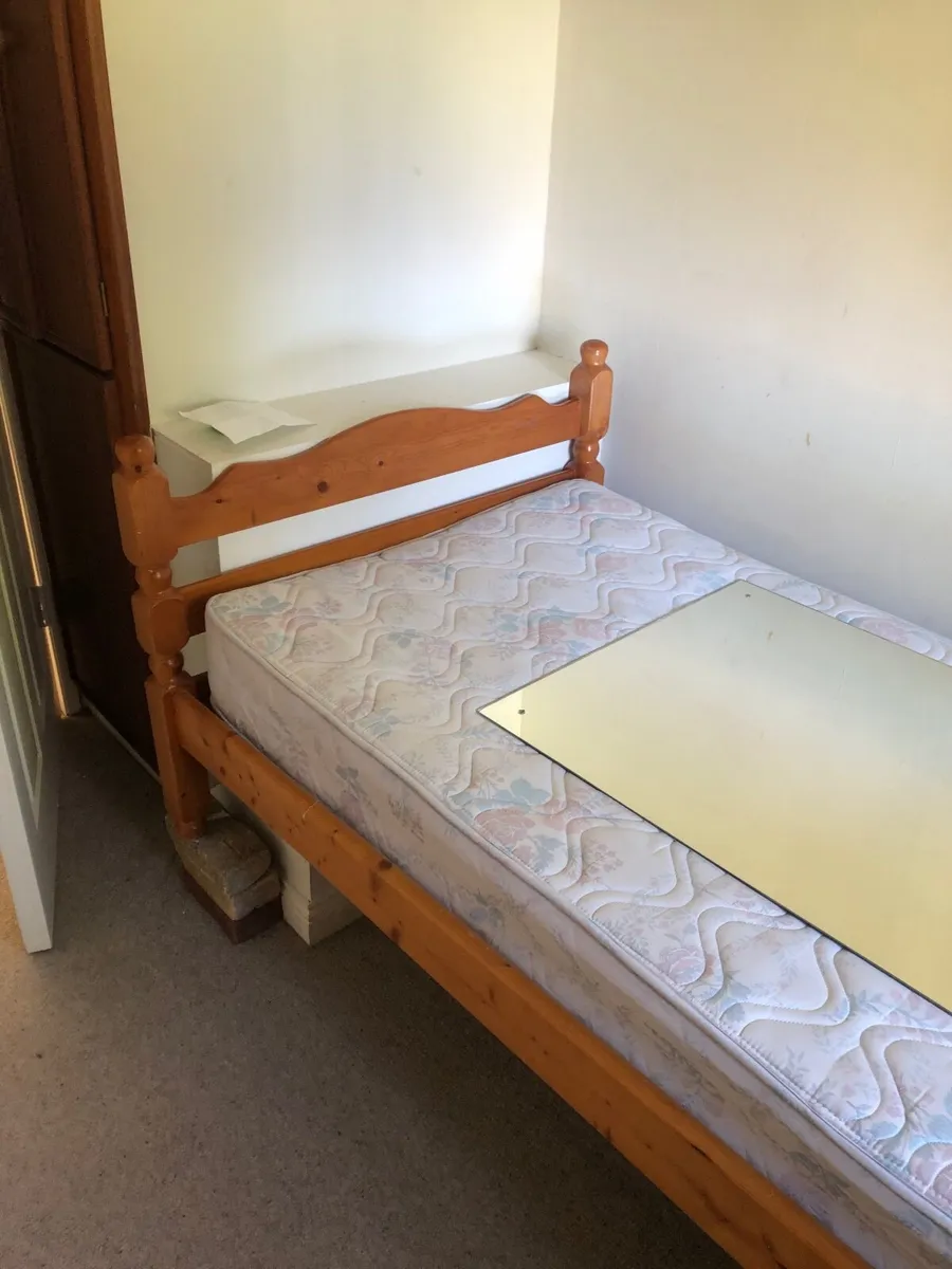 Single Bed (s) - Image 2