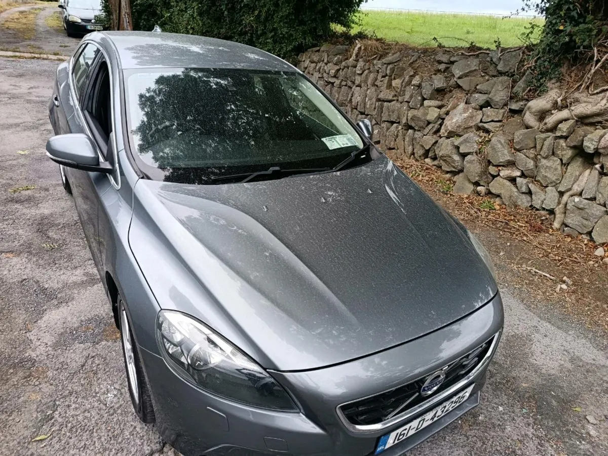 Volvo v40 Automatic 2.0 - Image 2