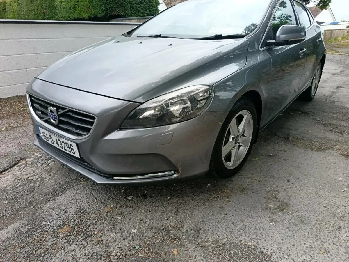 Volvo v40 Automatic 2.0 - Image 3