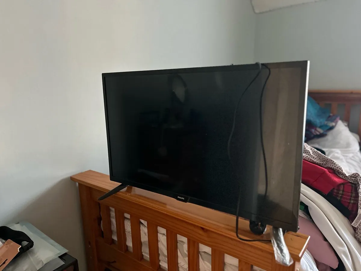 Philips ultra slim LED TV - Image 4