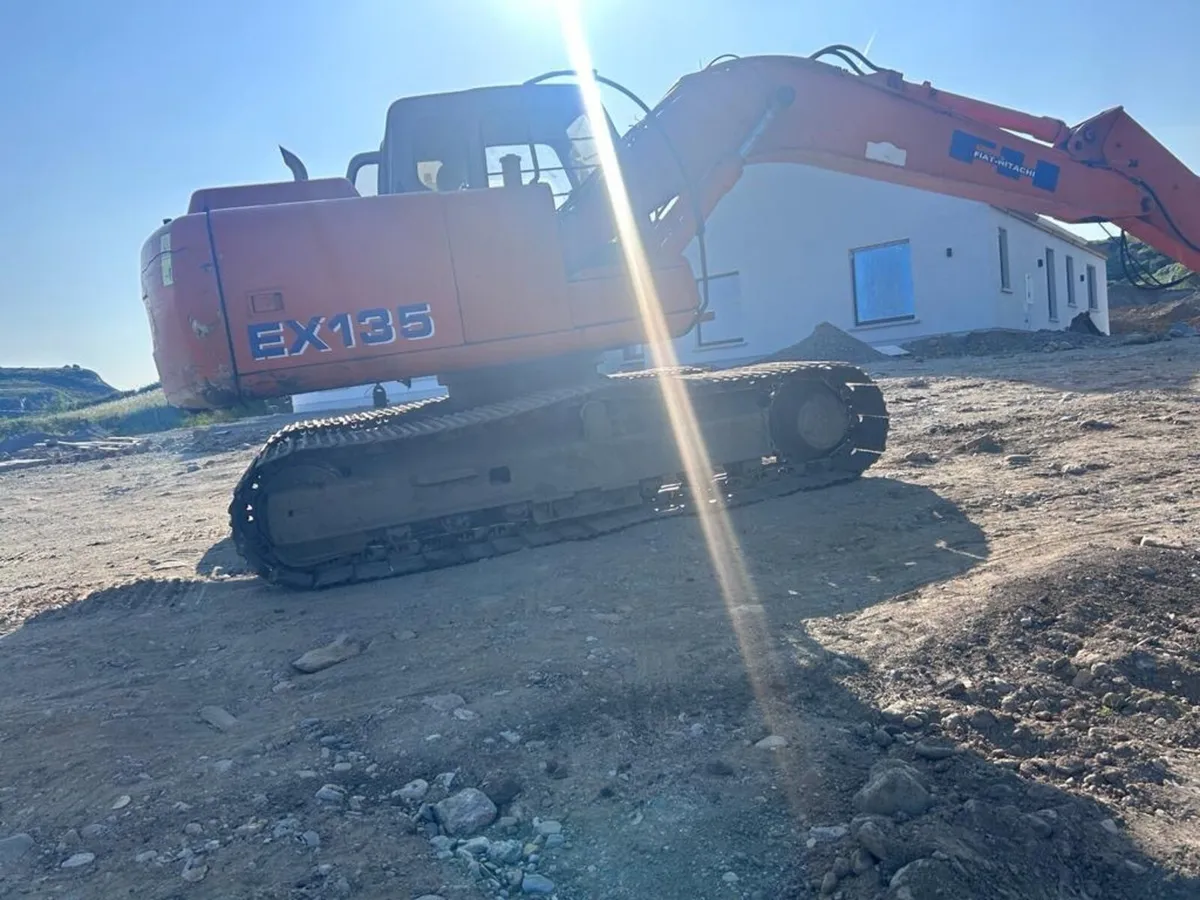 Fiat hitachi ex135 2002 - Image 4