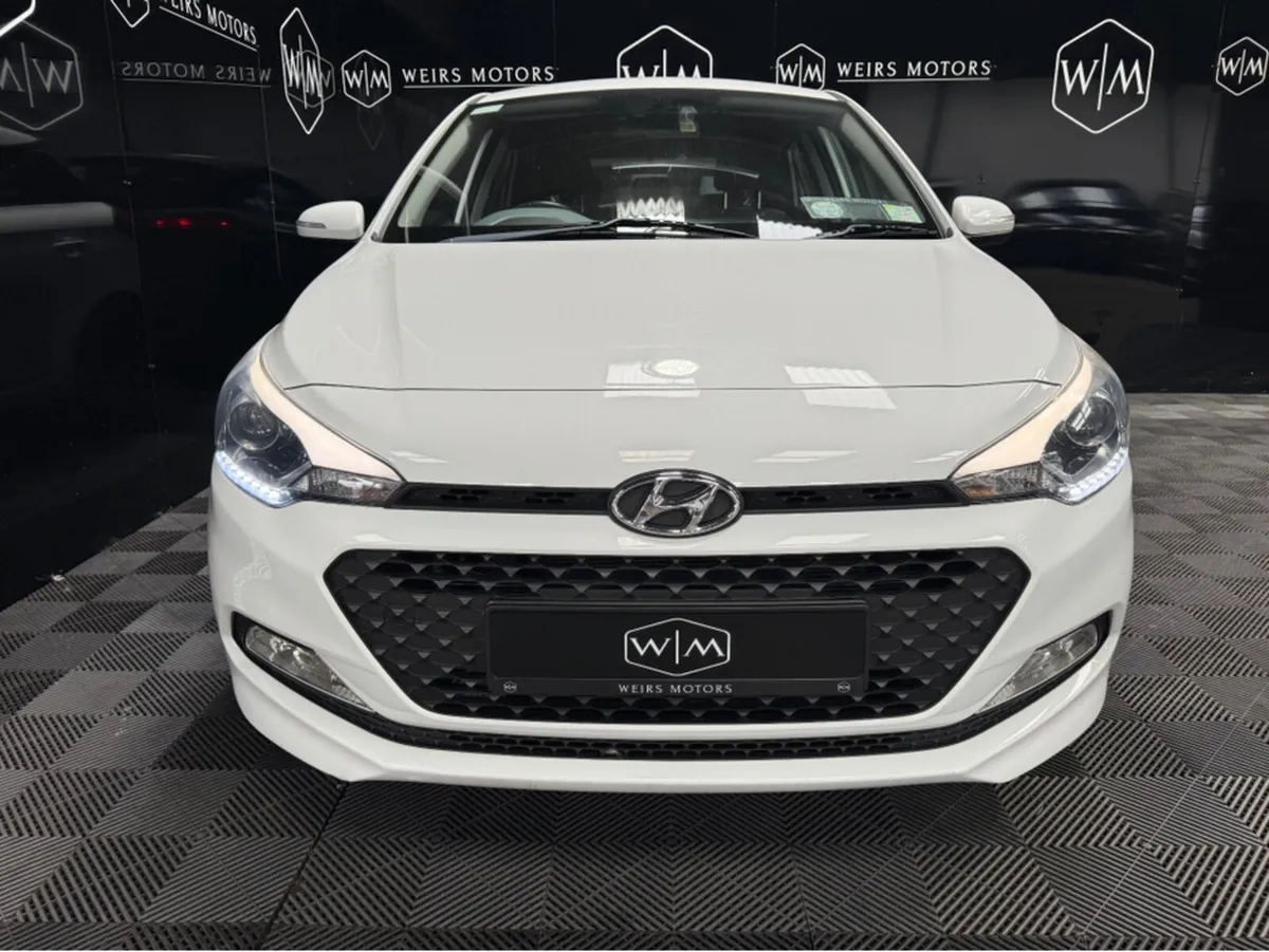Hyundai i20 ACTIVE DELUXE 5DR - Image 3
