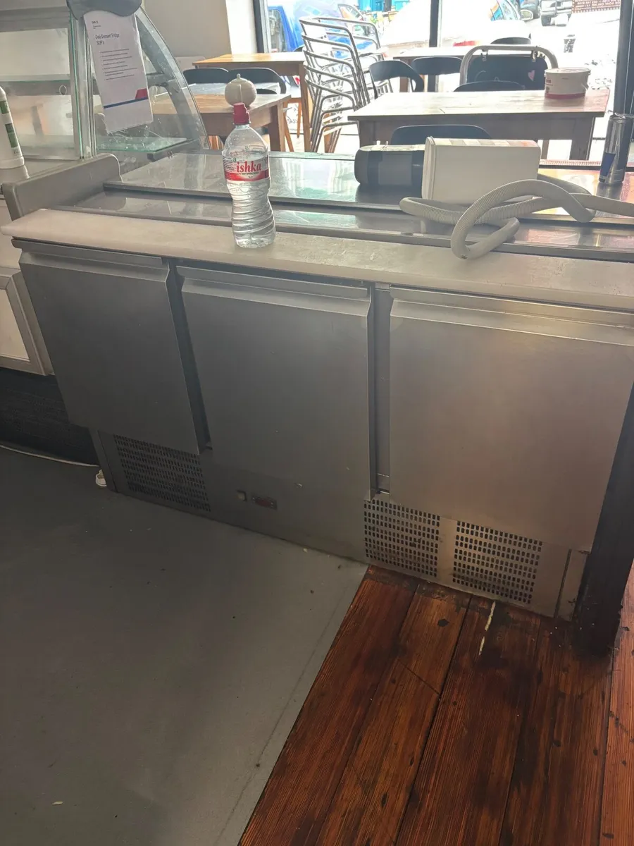 Cafe equipment - Image 1