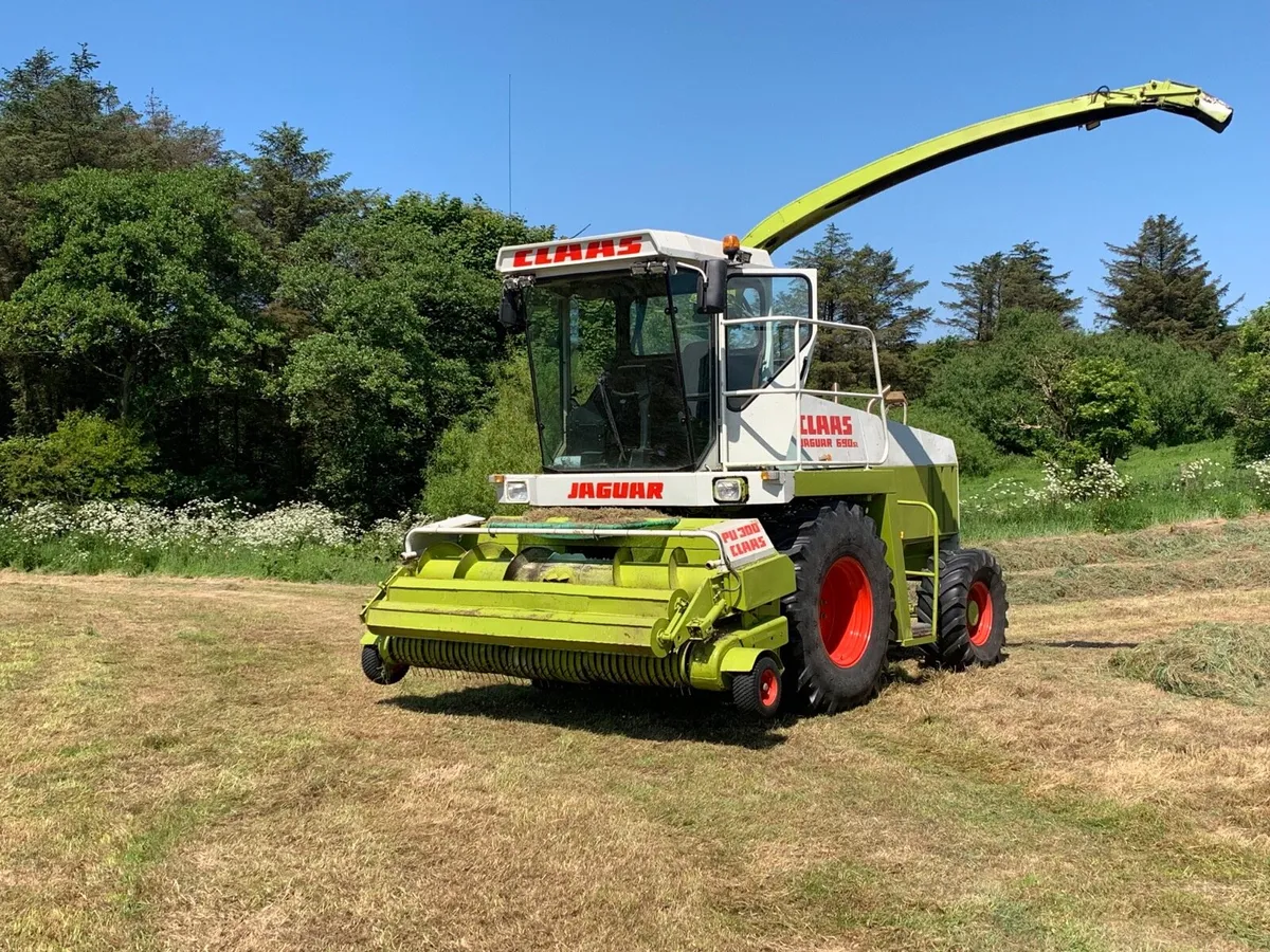 Claas jaguar 690sl silage harvester - Image 1