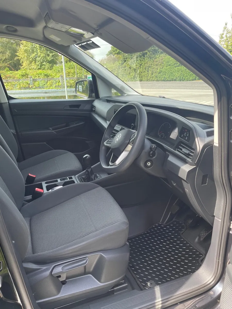 Volkswagen Caddy 2021 - Image 3