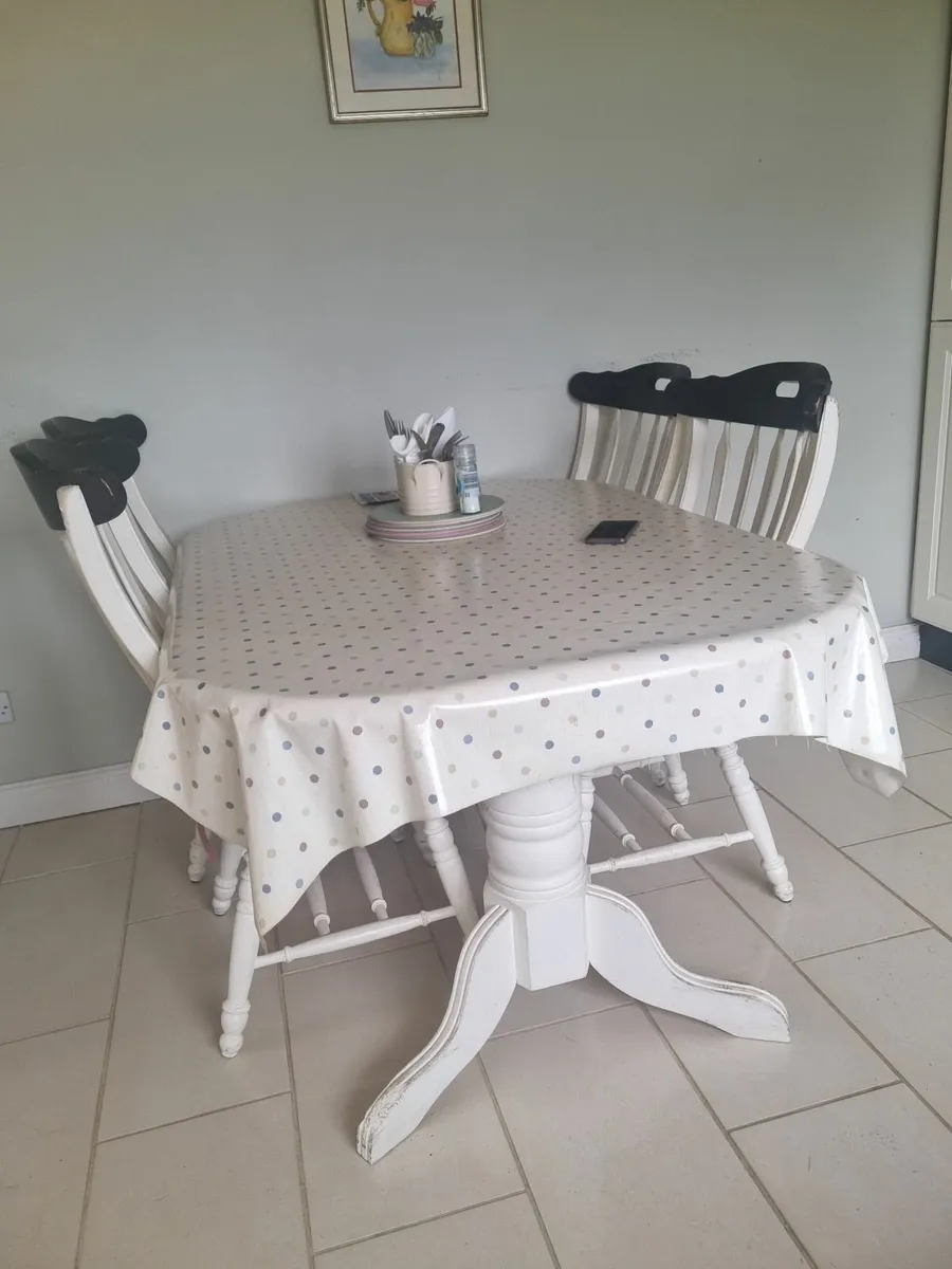 Kitchen Table and Chairs - Image 4