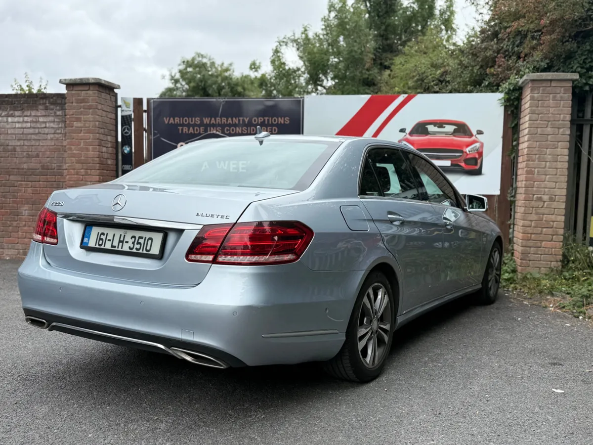 2016 Mercedes-Benz E220 Bluetec - Image 4