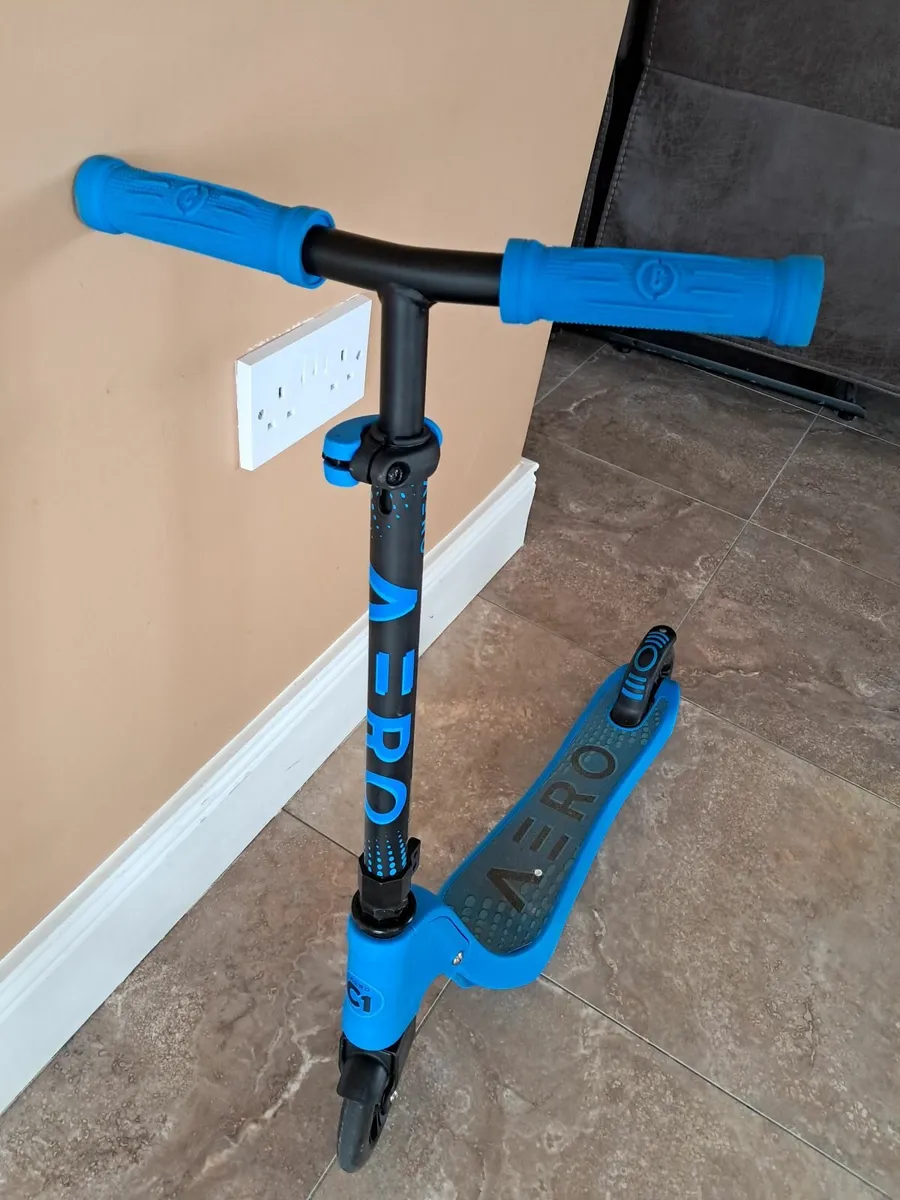 Scooter - Image 2
