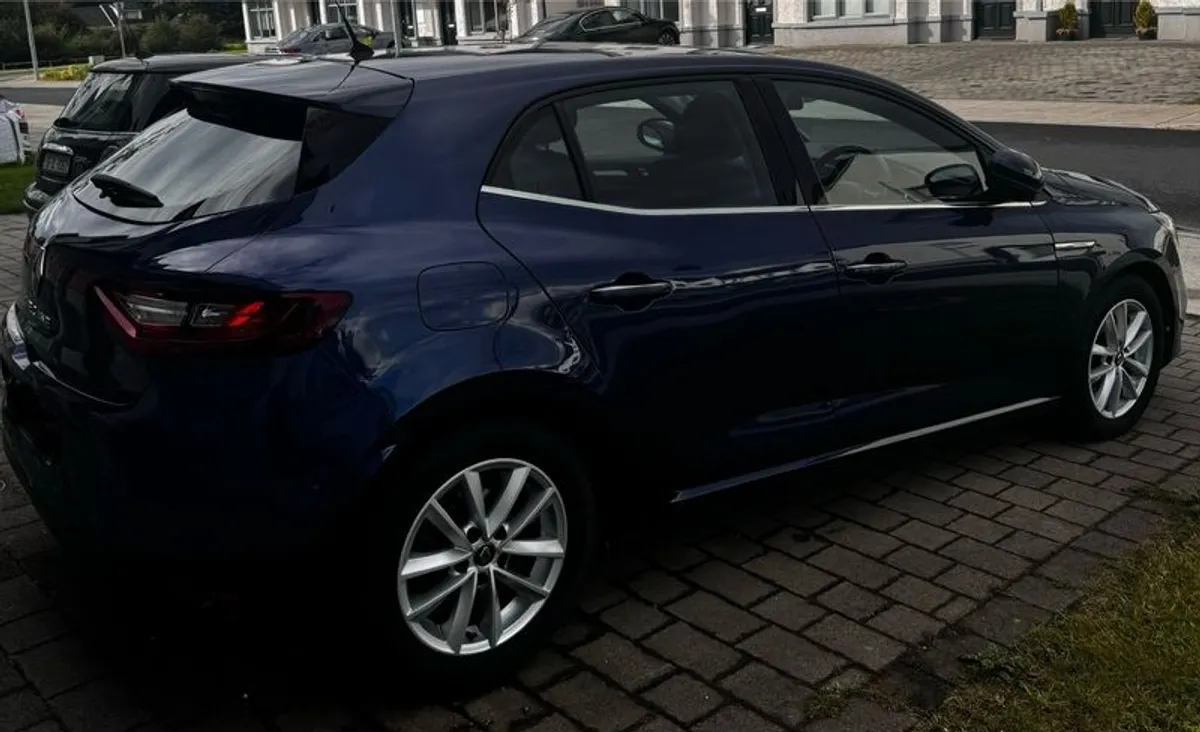 2018 (182) Renault Megane - Image 2