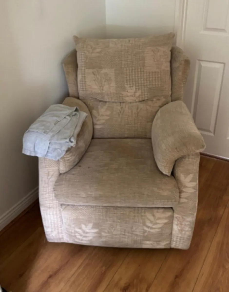 Couch and side chairs - Image 2
