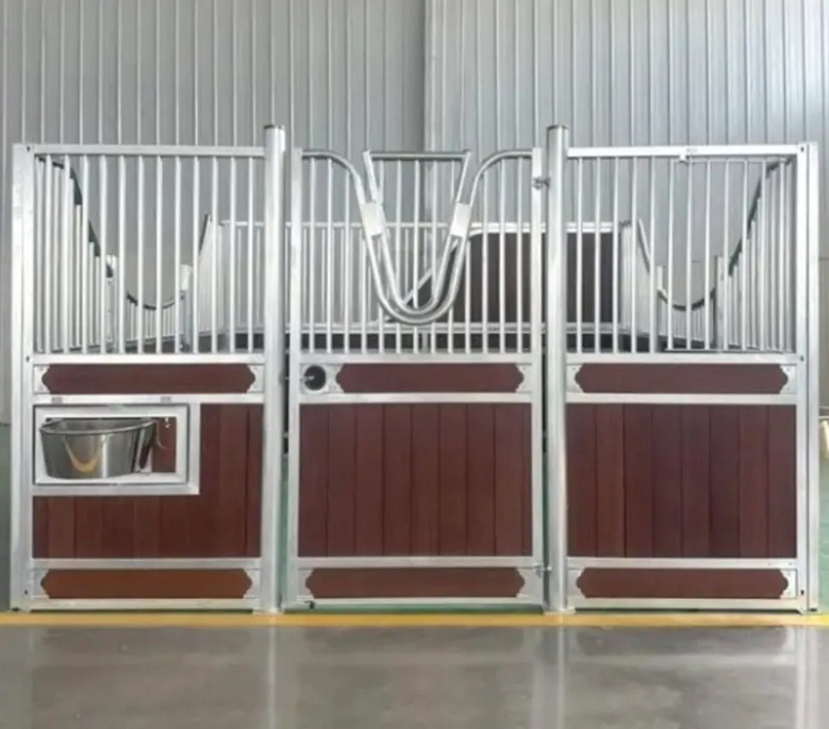BURGHLEY RANGE Full Curved Stable Front - Image 2