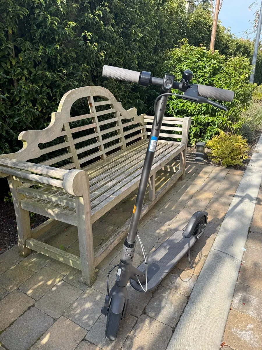 🛴 Mi Electric Scooter 1S – Excellent Condition - Image 1