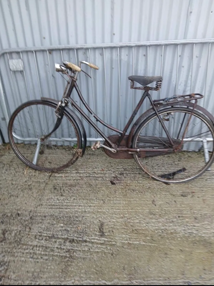 2 High Nelly Bicycles - Image 2