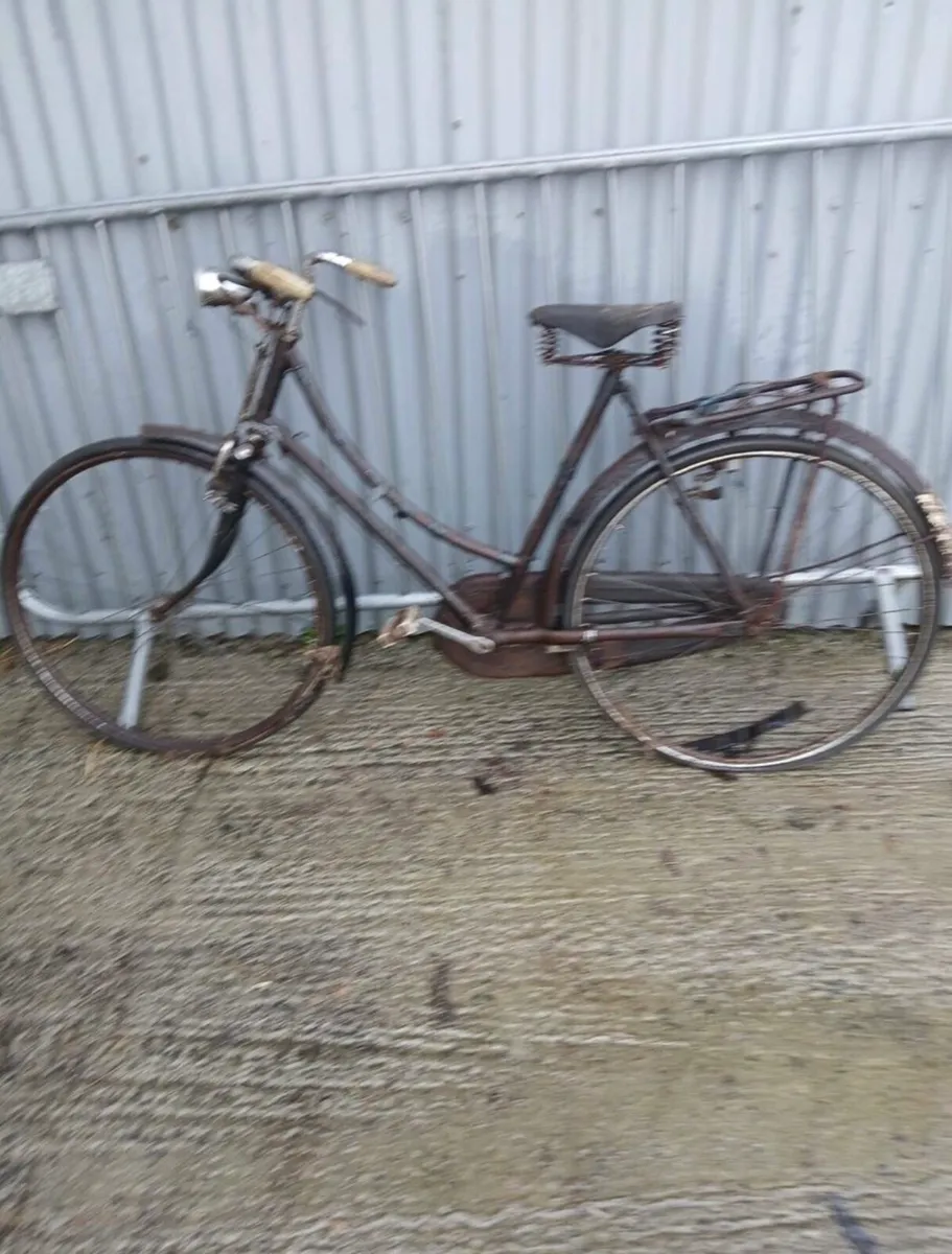 2 High Nelly Bicycles - Image 3
