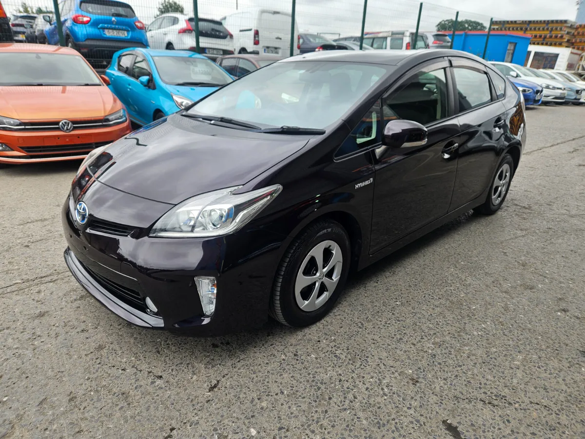 2014 Toyota Prius Hybrid Automatic/ Leather G Spec - Image 3