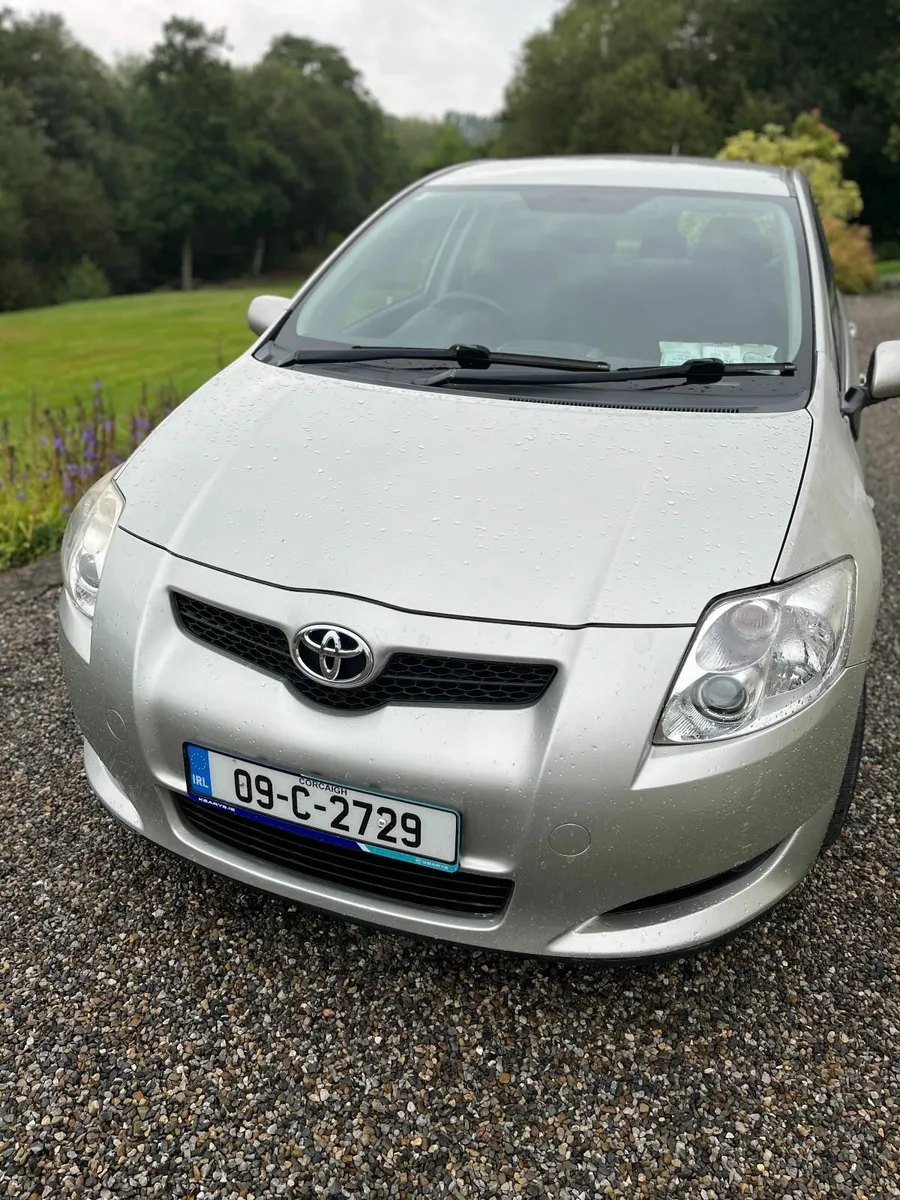 Toyota Auris 2009 - Image 1