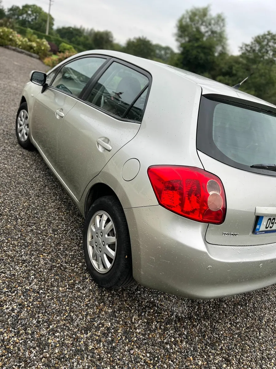 Toyota Auris 2009 - Image 3