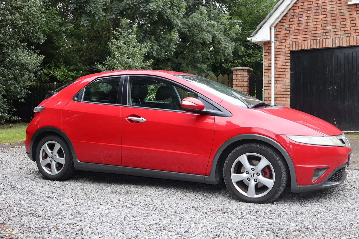 Honda Civic 2010 - 2.2L Diesel Red - Image 3
