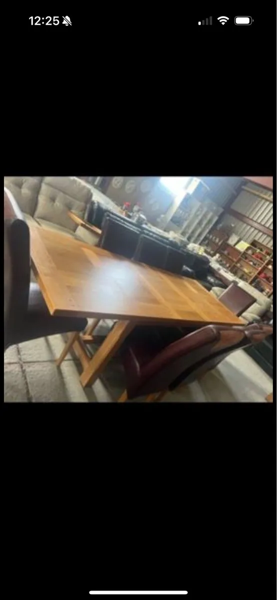 Extendable Oak table and 8 chairs - Image 3