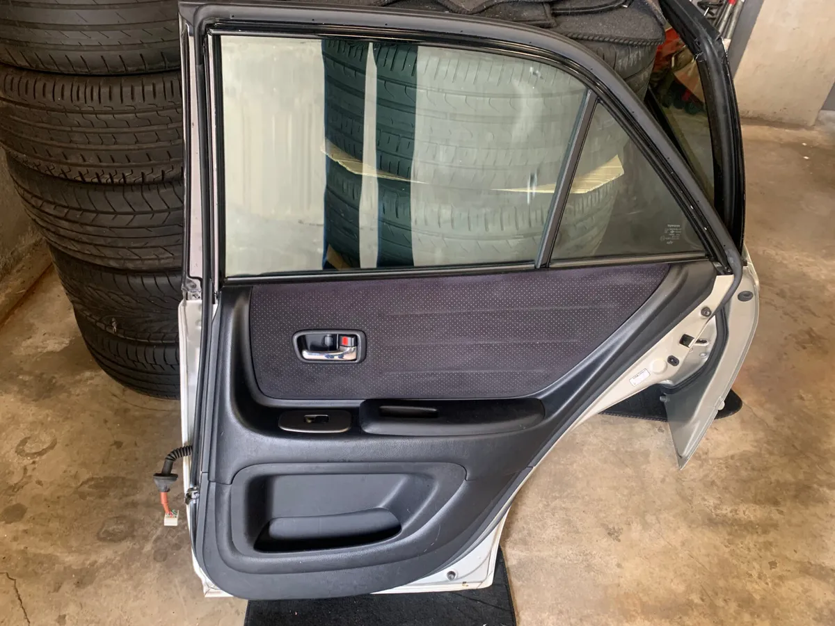LEXUS IS200 DOORS - Image 2