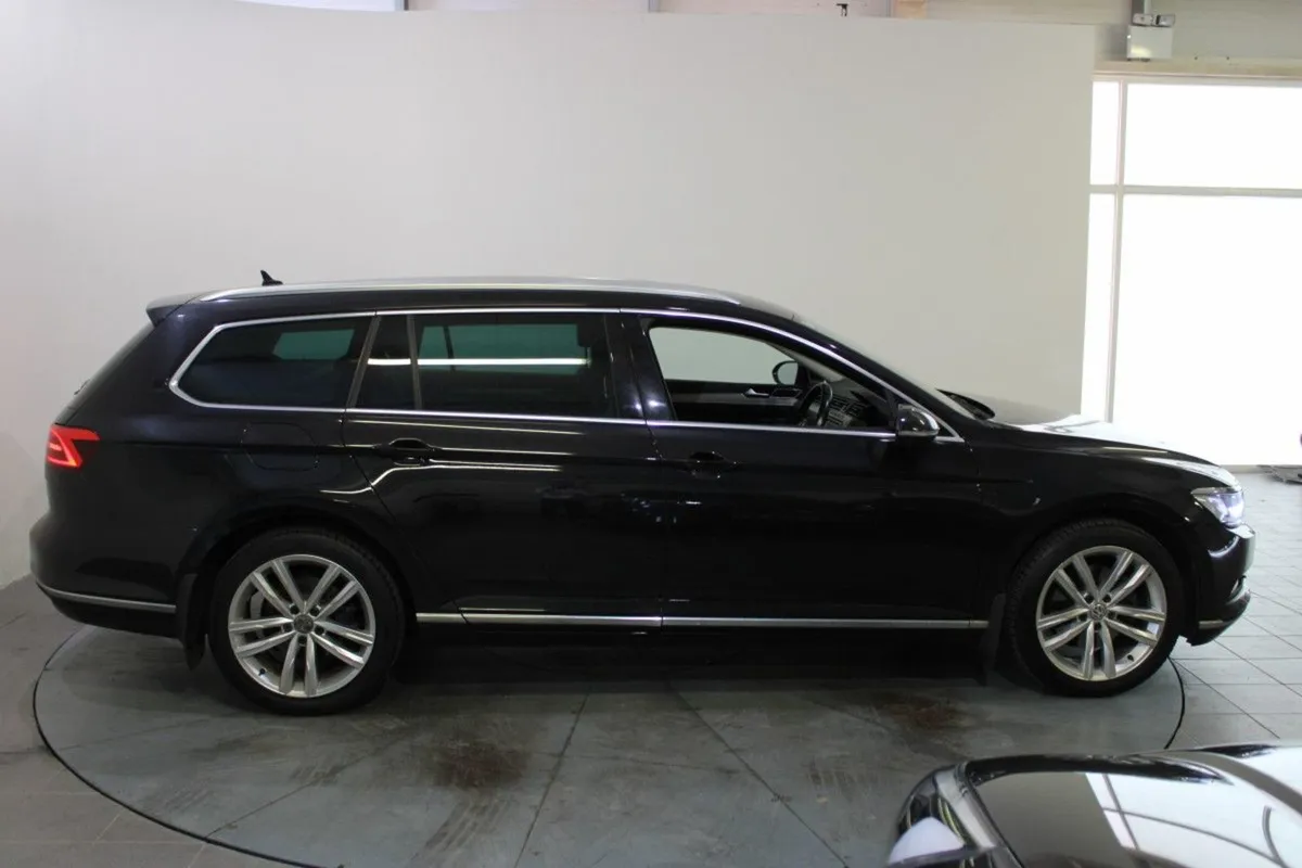 Volkswagen Passat 1.6 TDI 120HP Highline BE - Image 3