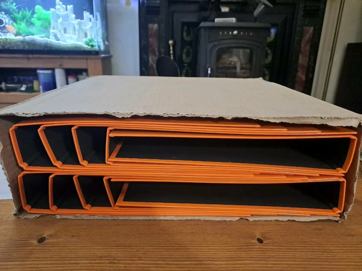 Box of 10 A4 binders - Image 1