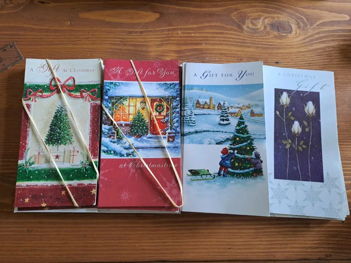 Packs of 10 Christmas cards - Image 1