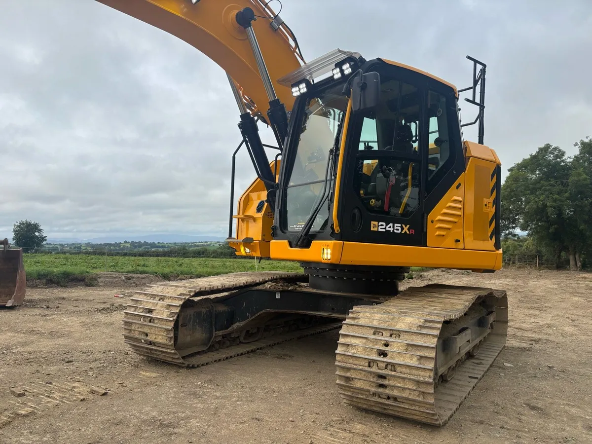 2021 JCB 245XR 🔥Only 3300hrs🔥 - Image 1