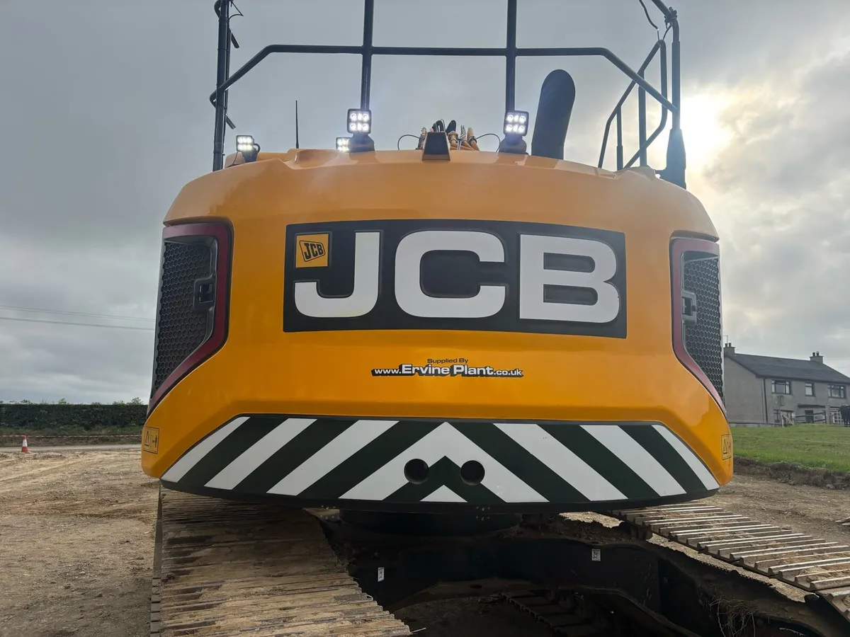 2021 JCB 245XR 🔥Only 3300hrs🔥 - Image 3