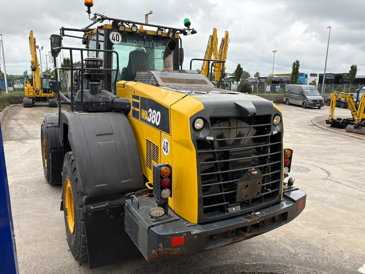 Komatsu WA380-8 - Image 3