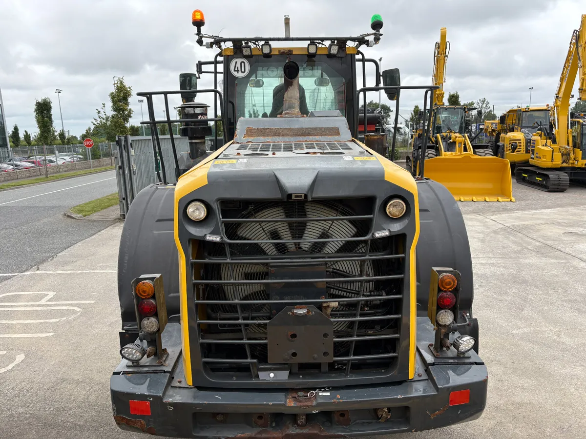 Komatsu WA380-8 - Image 4