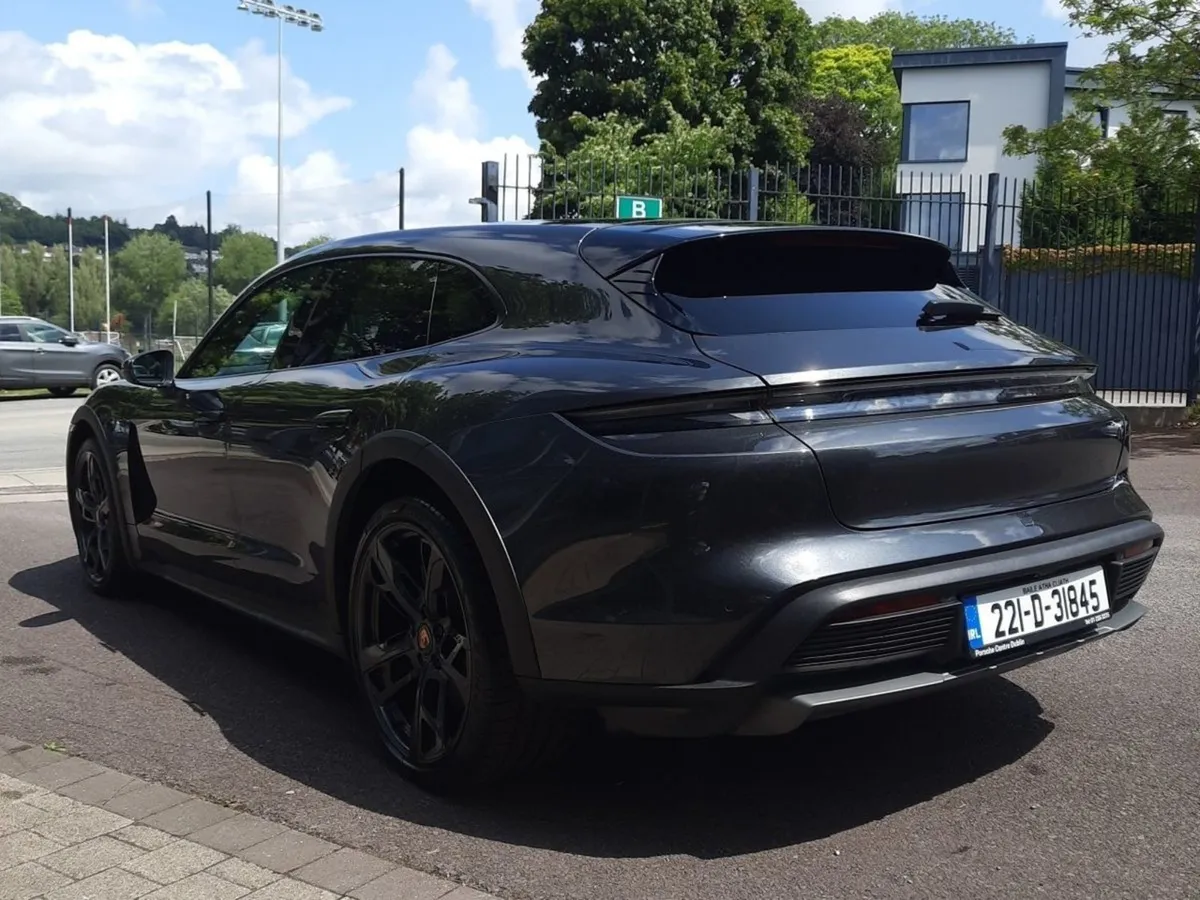 Porsche Taycan Taycan 4S Cross Turismo - Image 2
