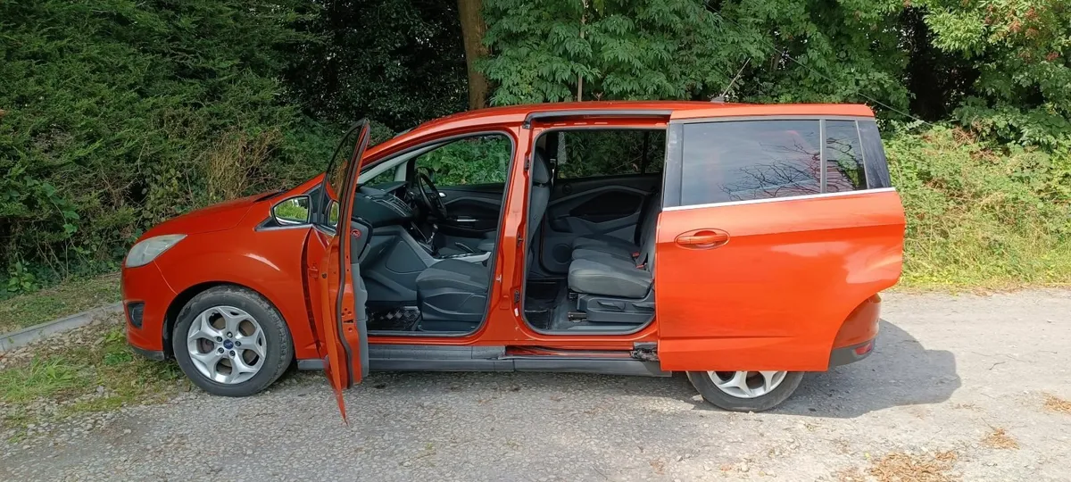 Ford Grand C-Max 2011 - Image 1