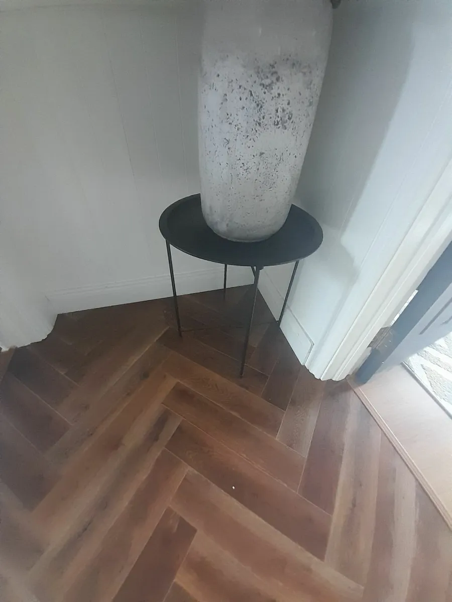 Black side table - Image 2