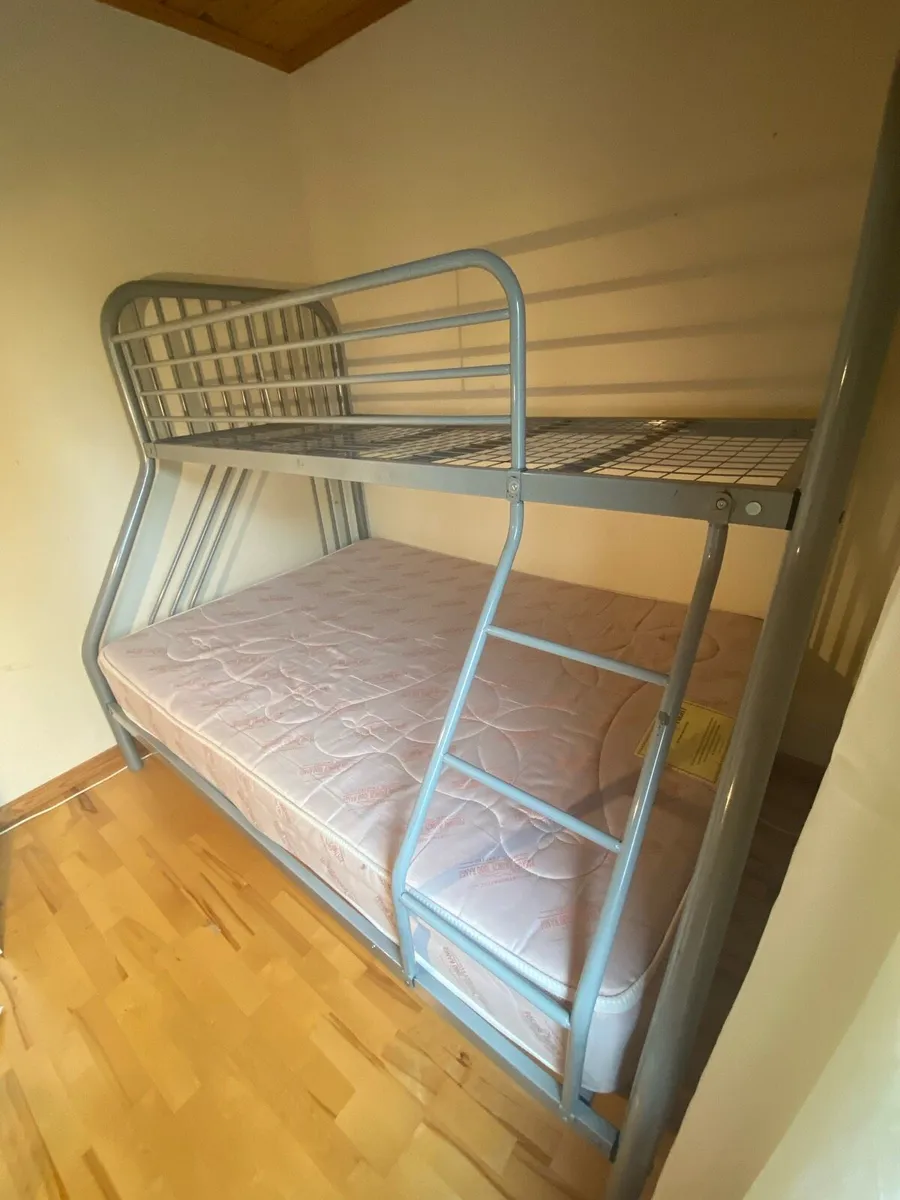Triple bunk bed - Image 2