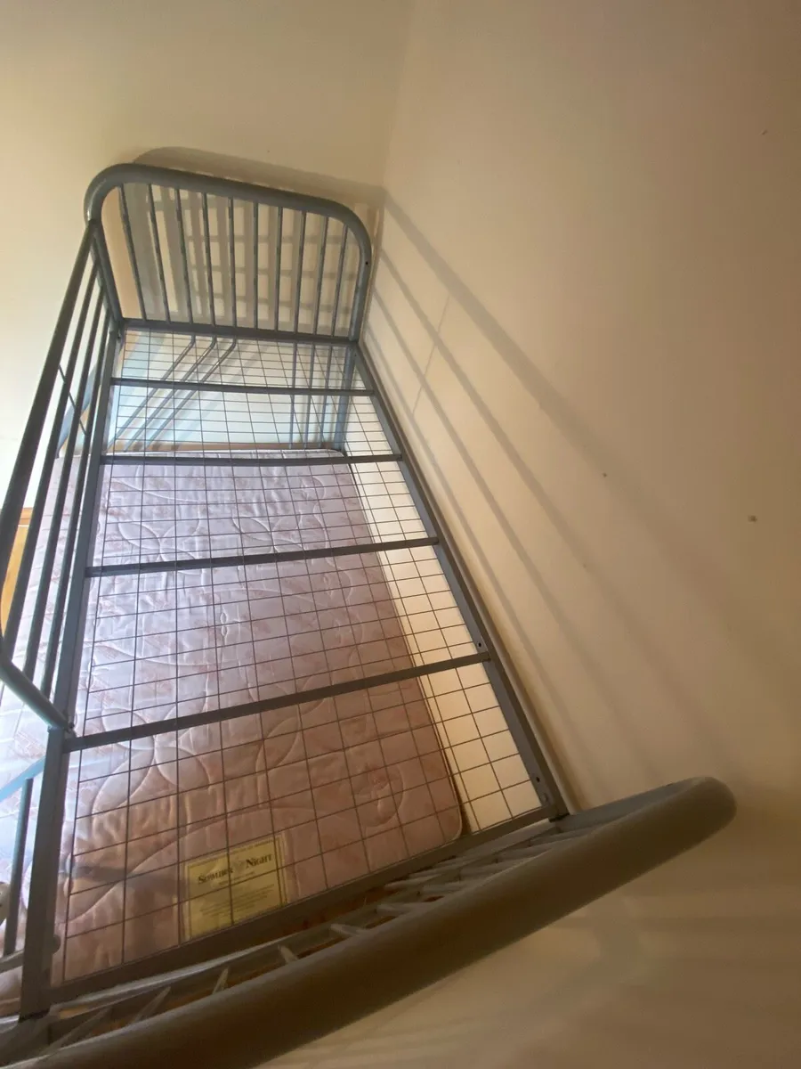 Triple bunk bed - Image 3