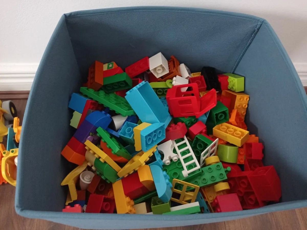 Lego Duplo - 300+ blocks , figurines and vehicles - Image 2