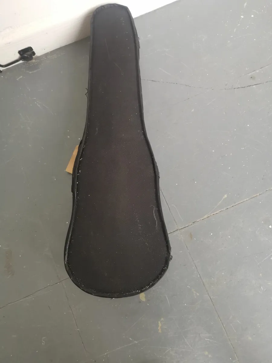 Violin cases  x 8 and 2 violins - Image 2