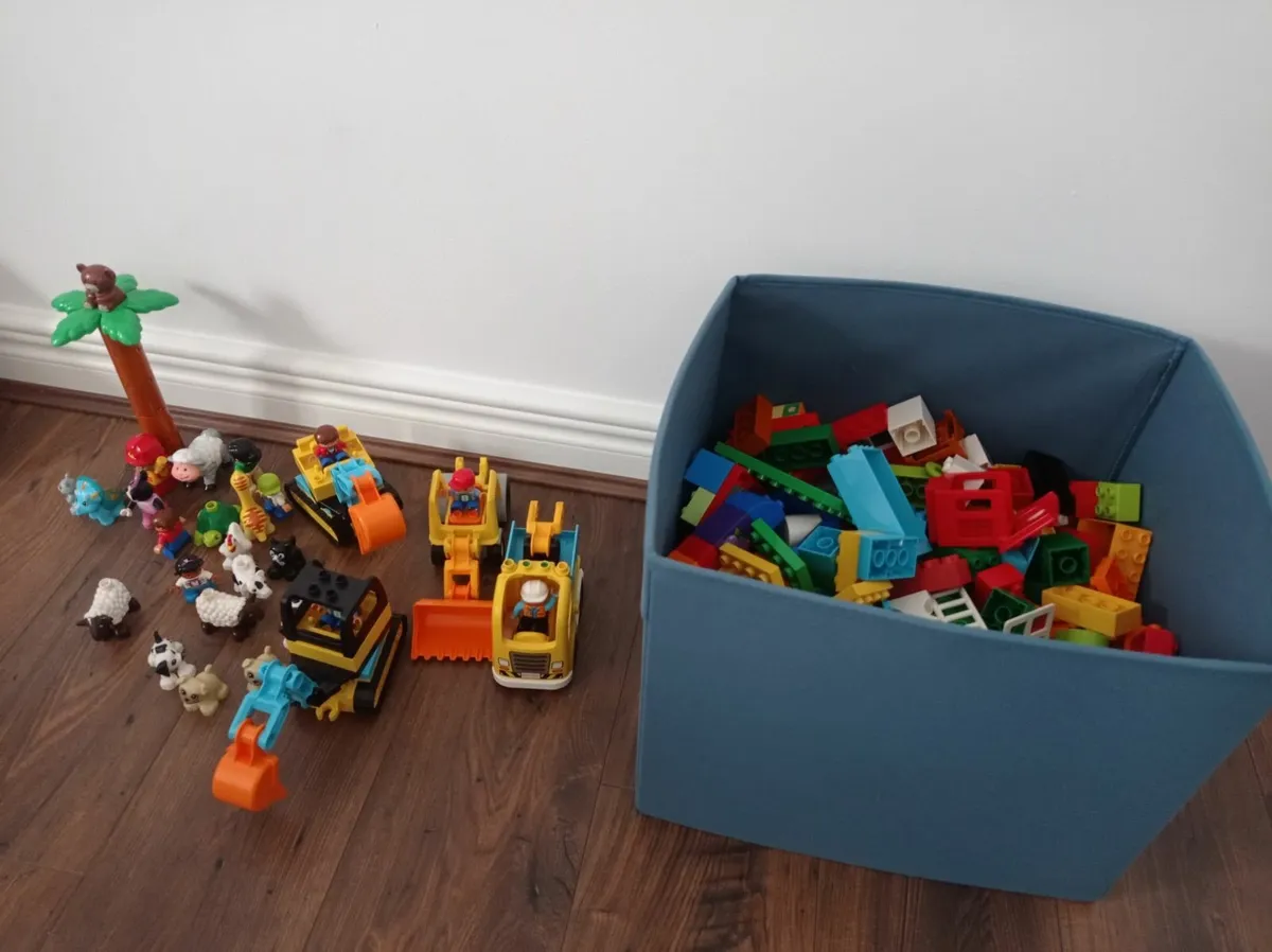 Lego Duplo - 300+ blocks , figurines and vehicles - Image 1