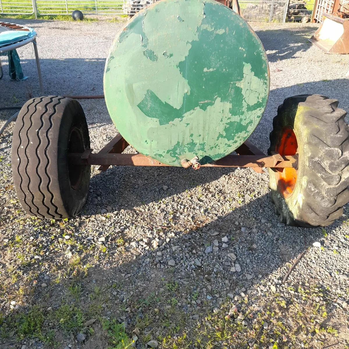 300 Gallon Oil Tank On Wheels - Image 1