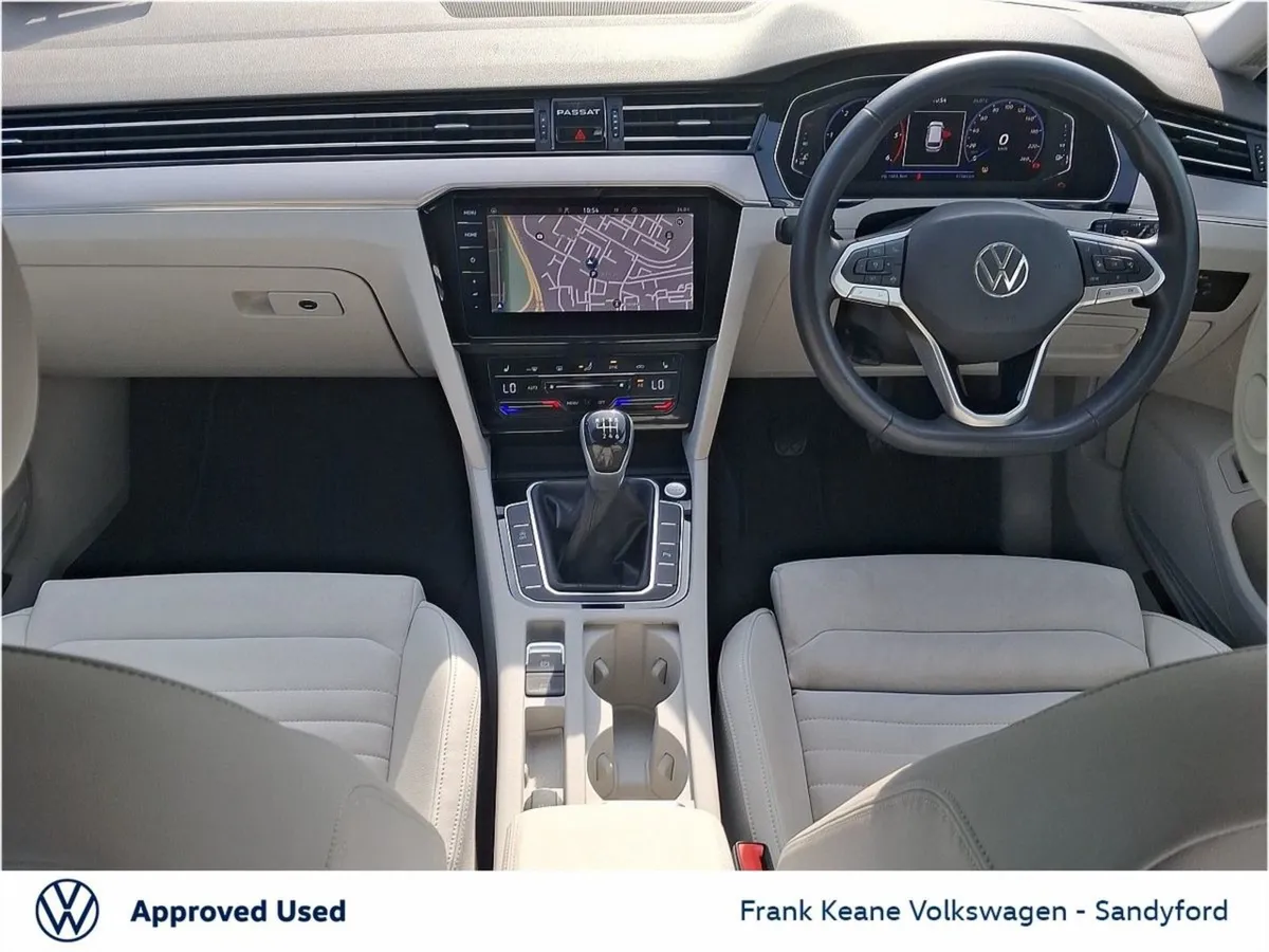 Volkswagen Passat Estate  elegance  2.0 TDI 150HP - Image 2