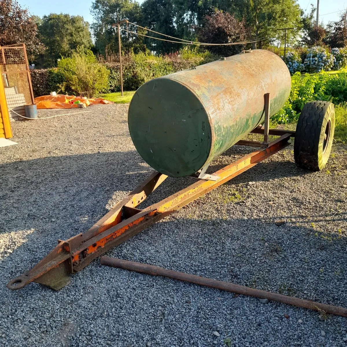 300 Gallon Oil Tank On Wheels - Image 3