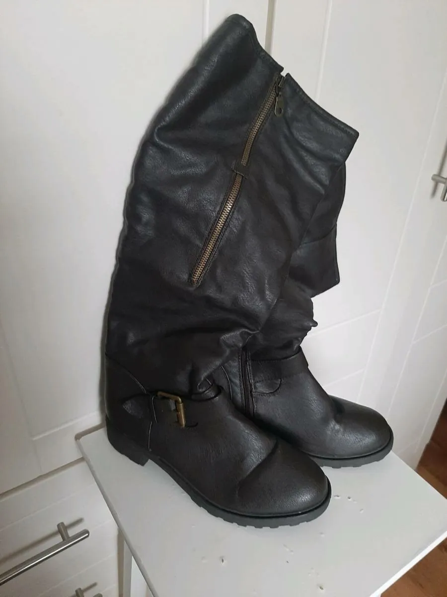 Boots - Image 1