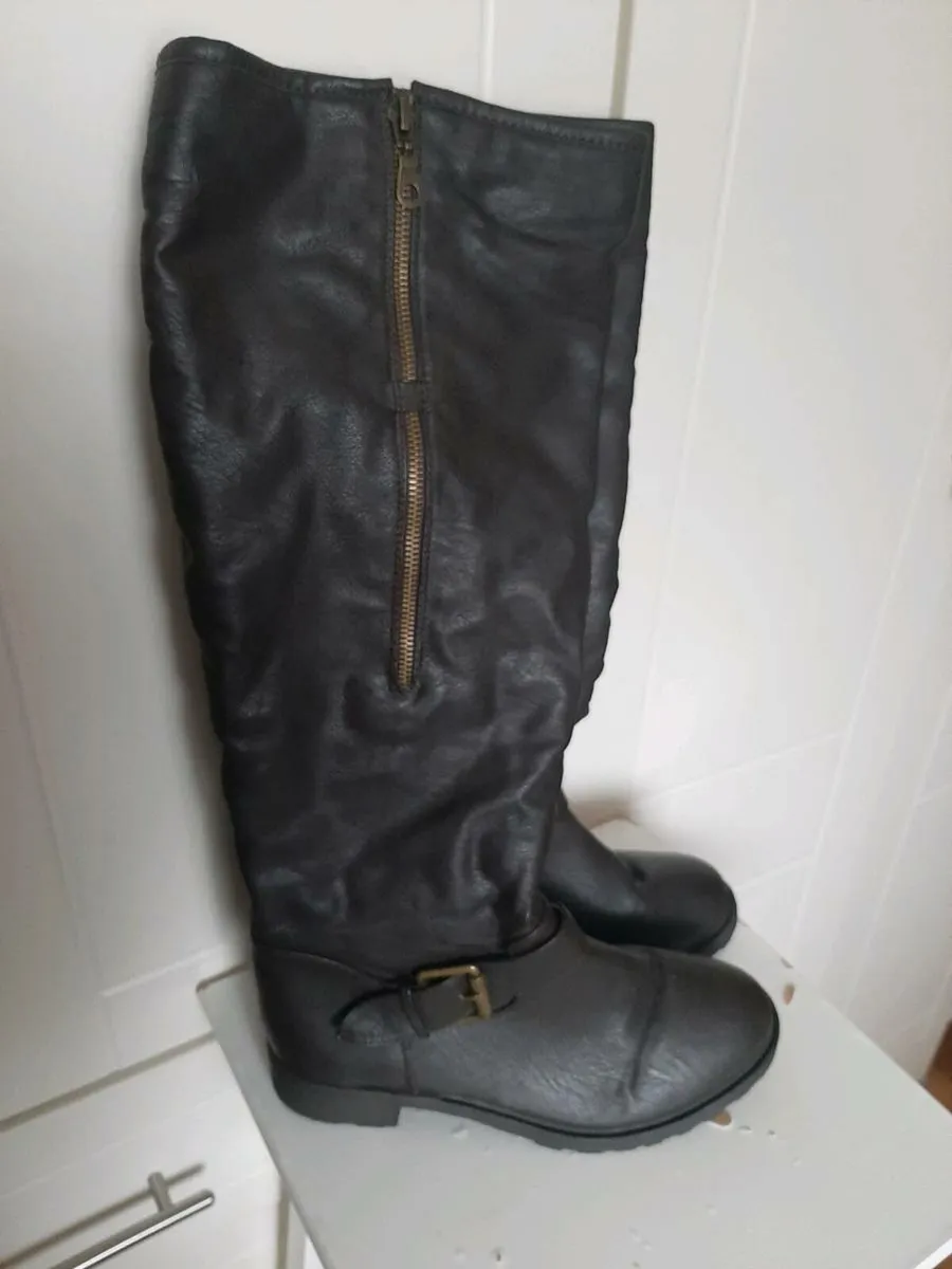Boots - Image 3