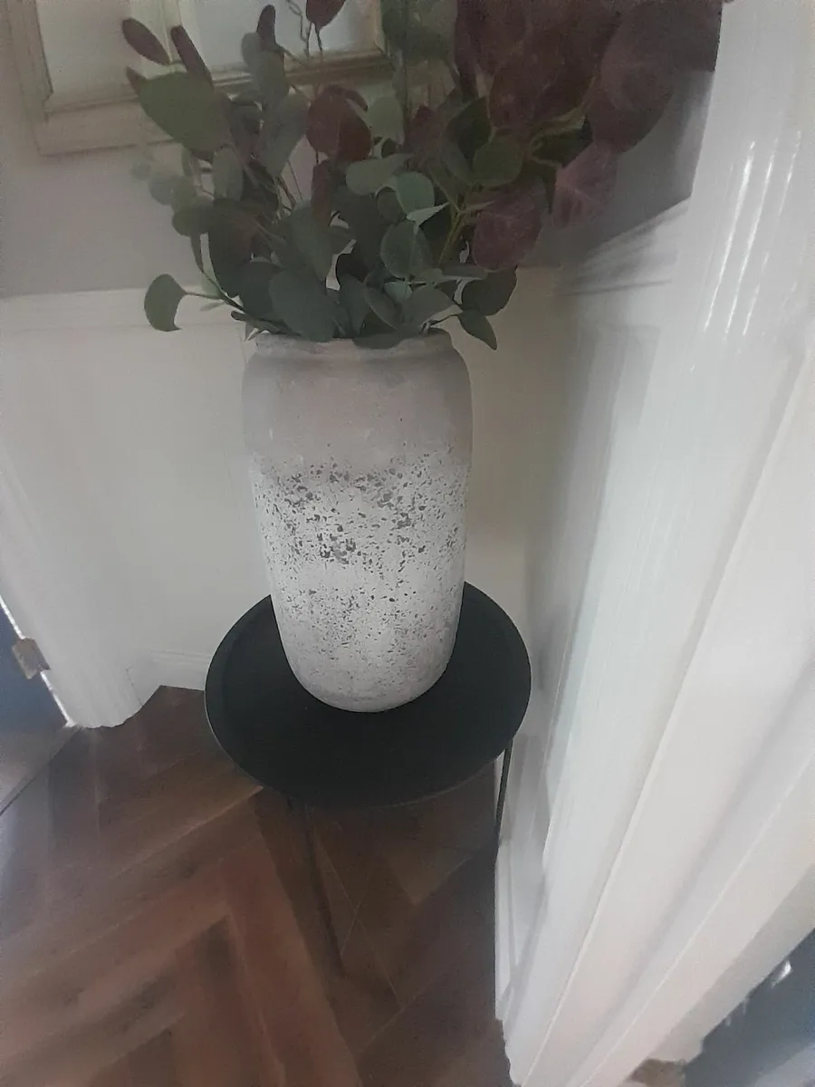 Grove home stone effect vase - Image 1