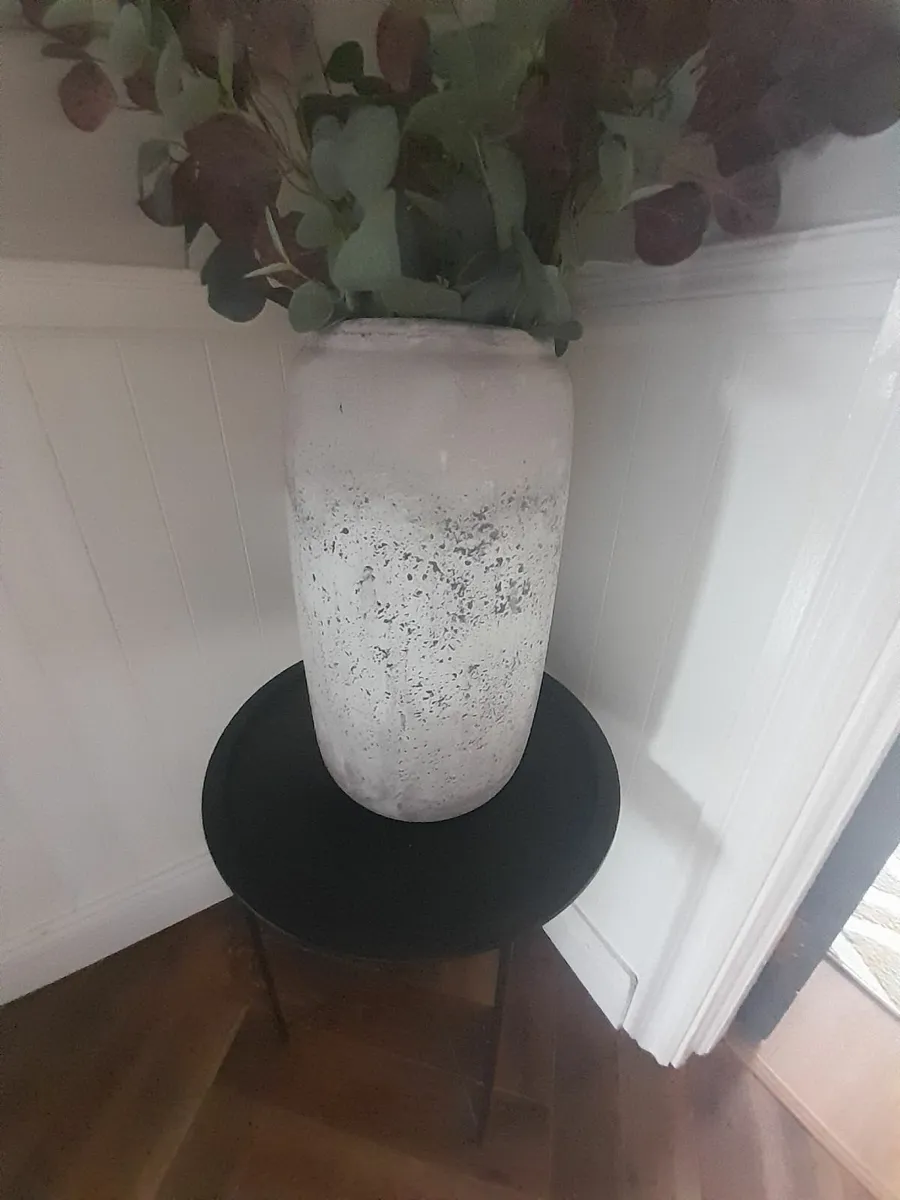 Grove home stone effect vase - Image 2