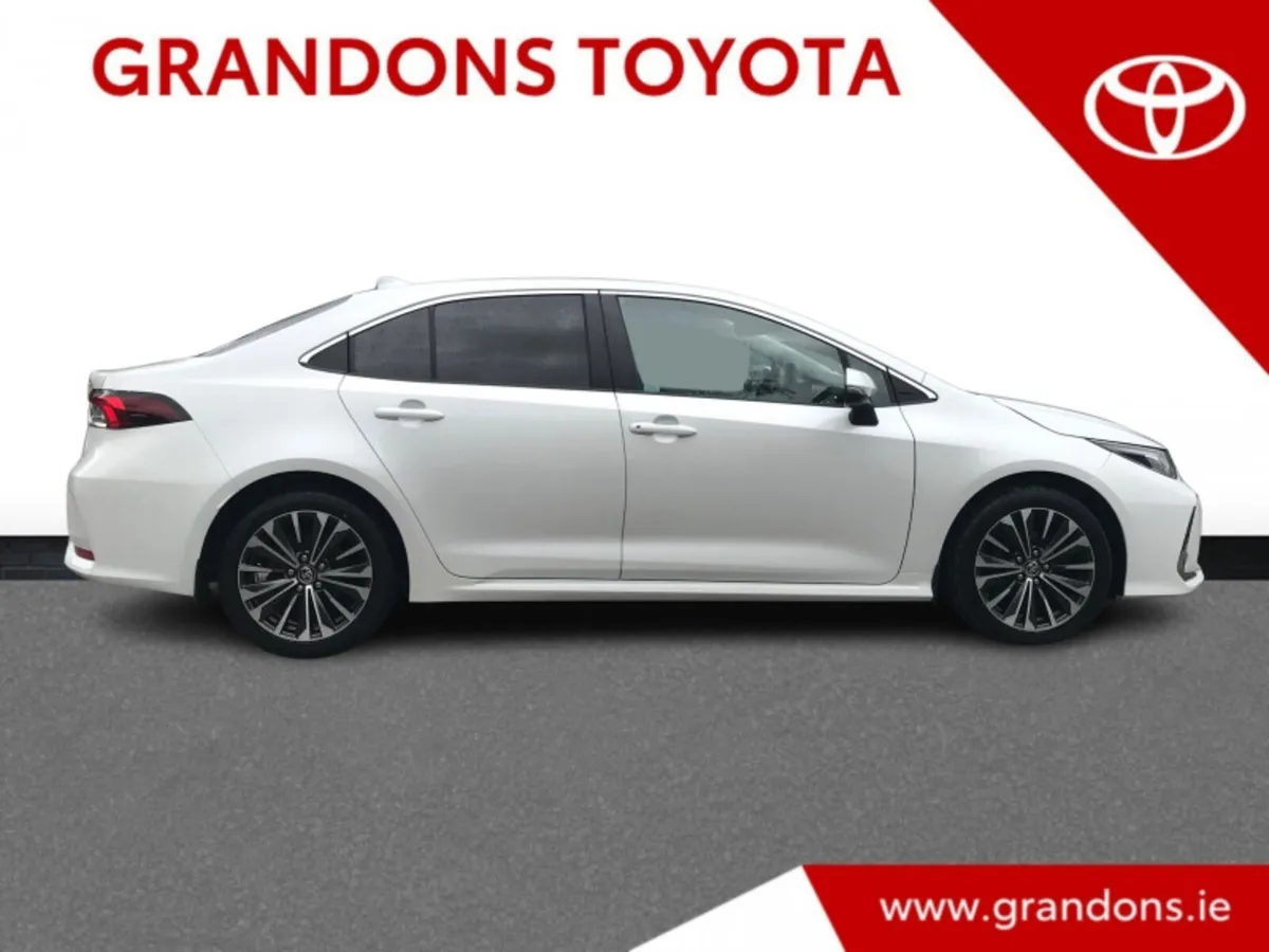 Toyota Corolla LUNA SPORT SALOON - GRANDONS - Image 3