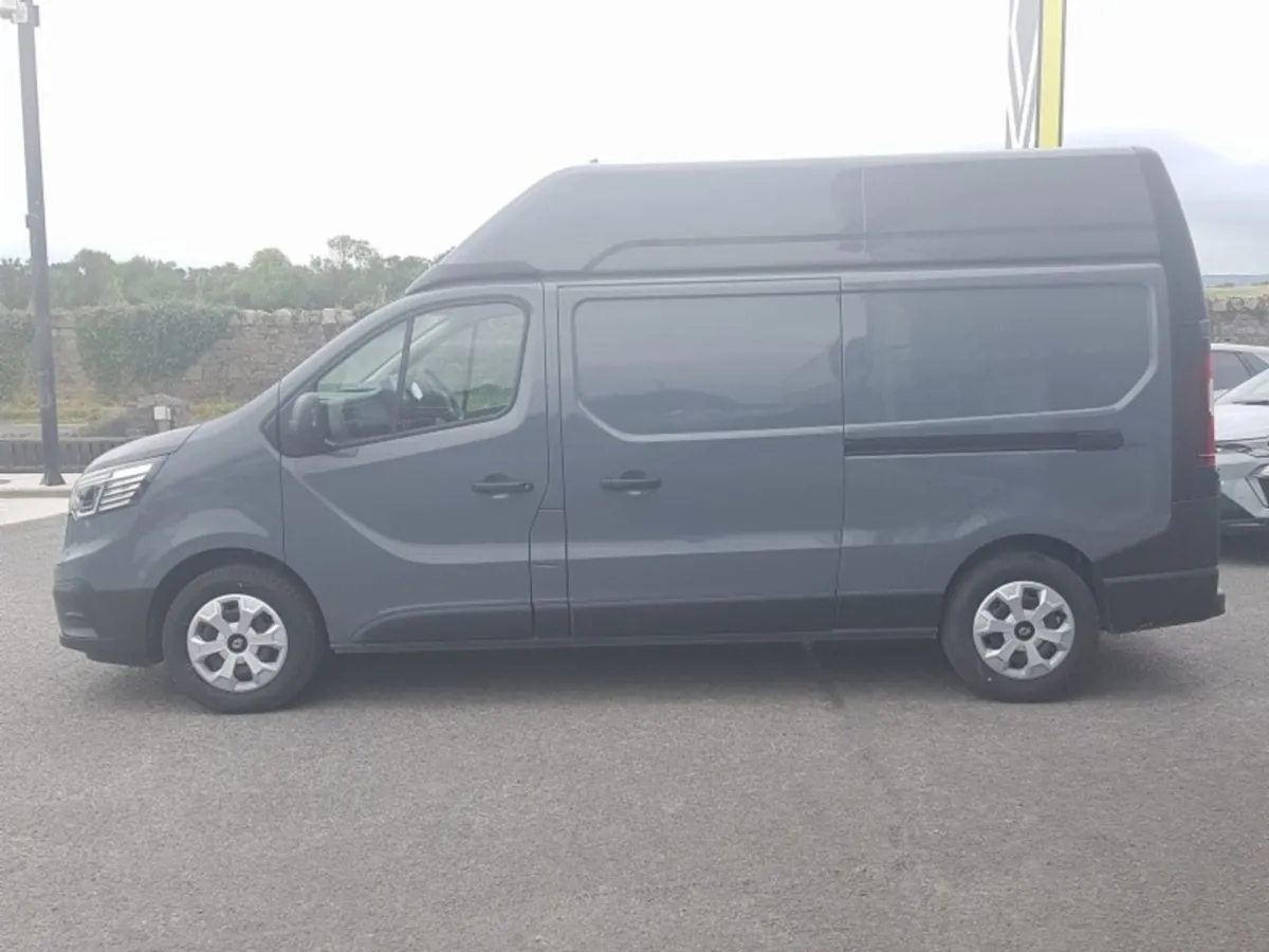 Renault Trafic High Roof 150 ex vat Price Display - Image 4