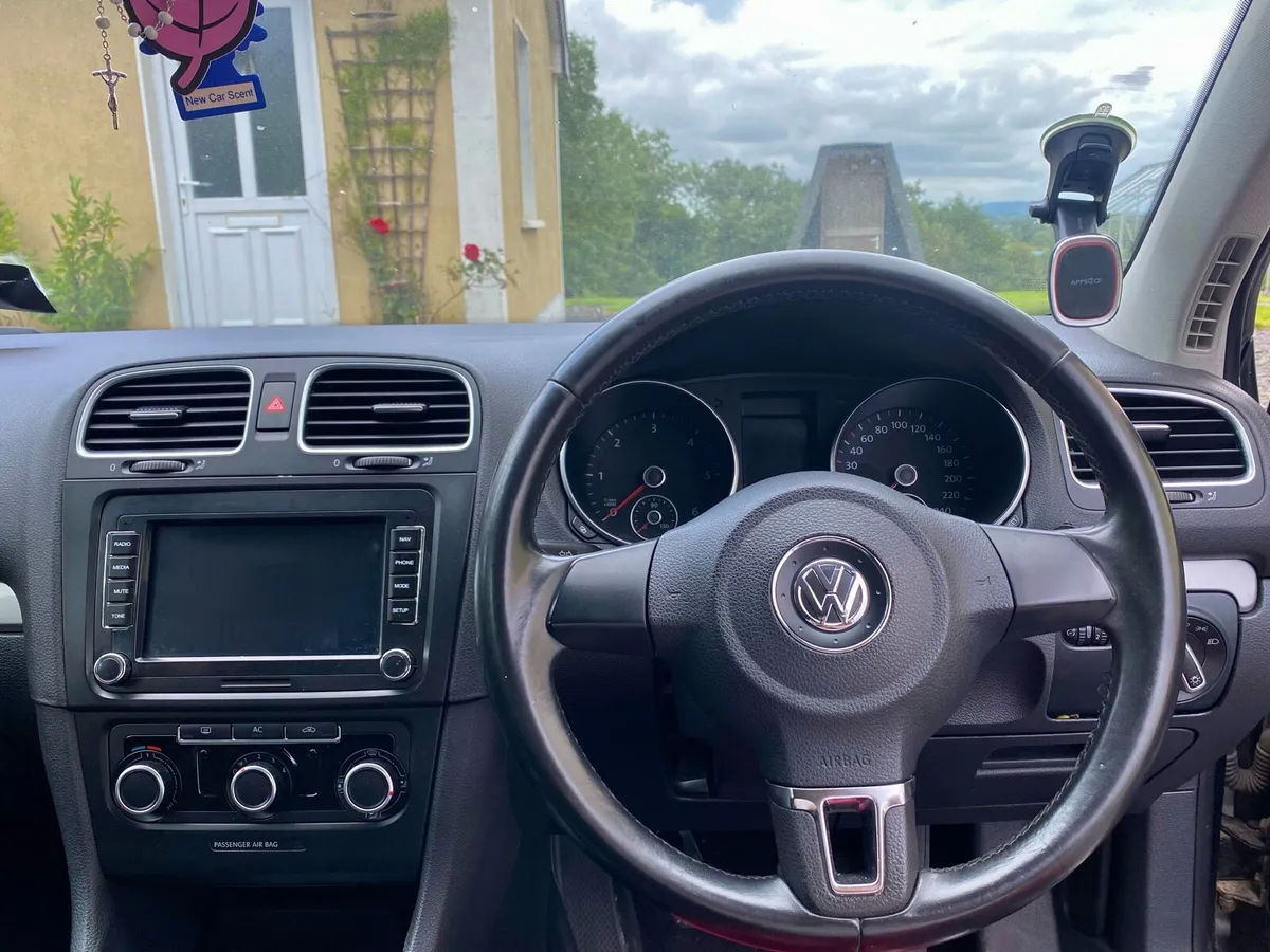 2011 Golf - Image 3