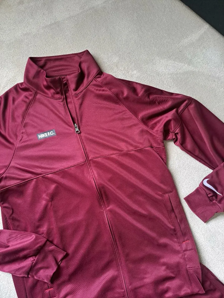 Nike  Burgundy Tracksuit S new - Image 3